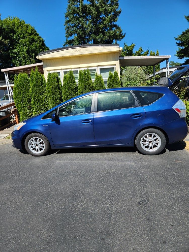 2012 Toyota Prius V