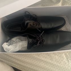 10.5 Dressing Shoes . Only Worn Twice In Box Still