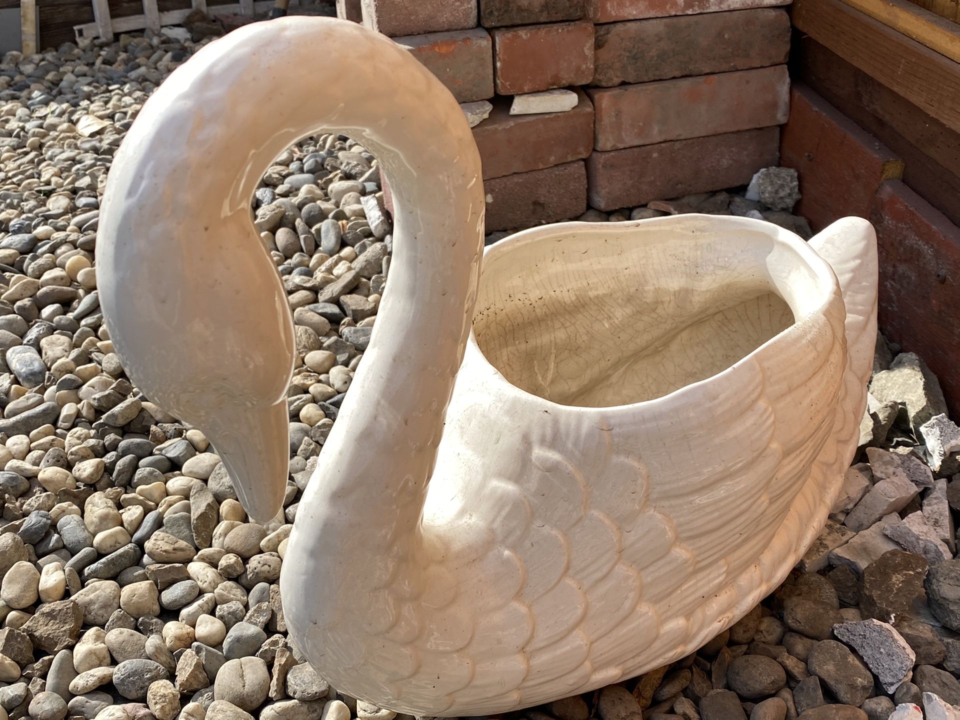 White Swan Ceramic Flower Pot