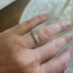 10k White Gold Ring With Diamonds Size 8