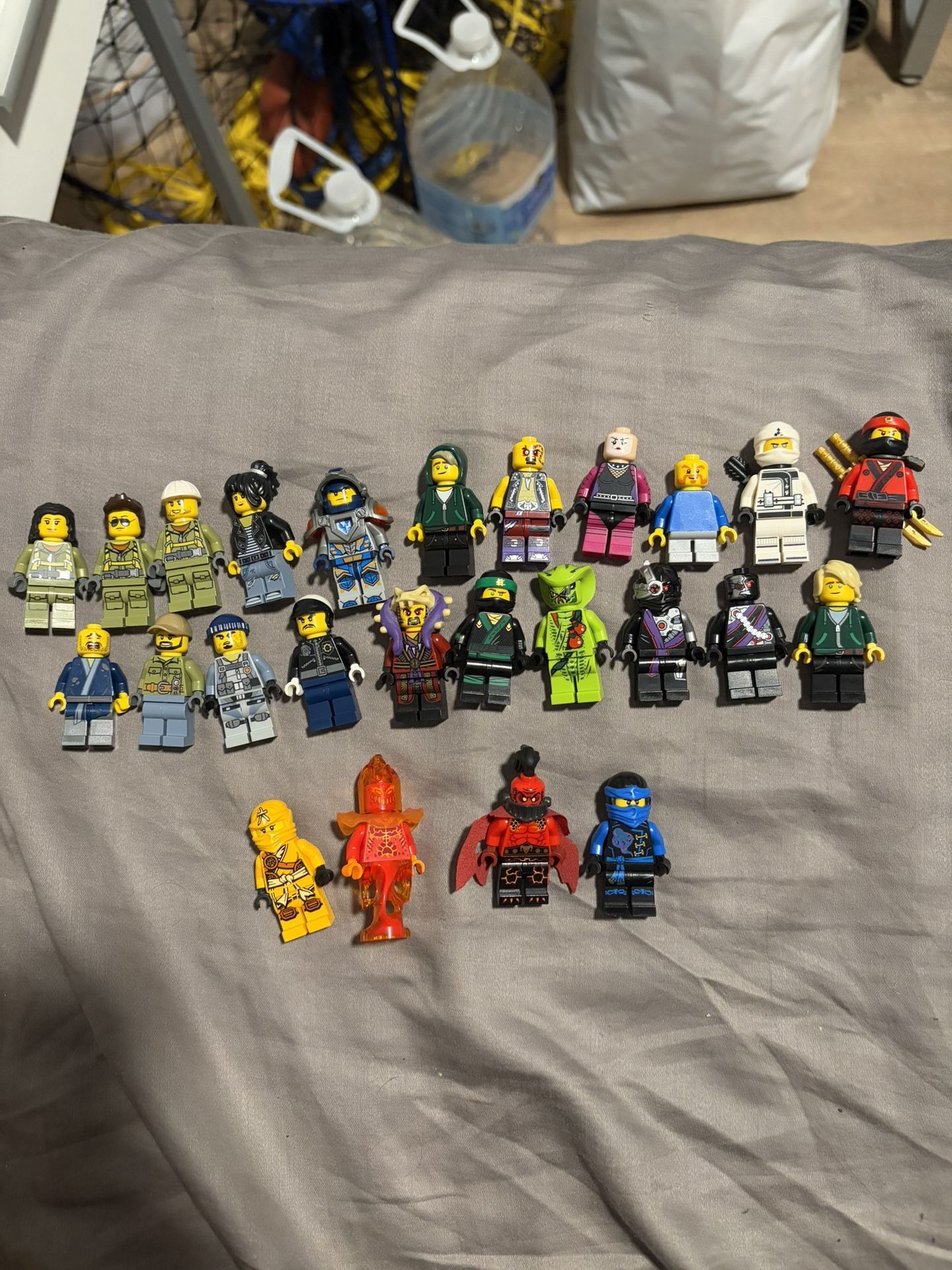 Loose Lego Mini Figures