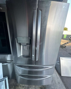 LG 4‑Door French Door Fridge – Stainless, Ice/Water Dispenser