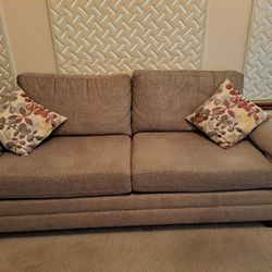 Comfortable Sofa from Bassett 