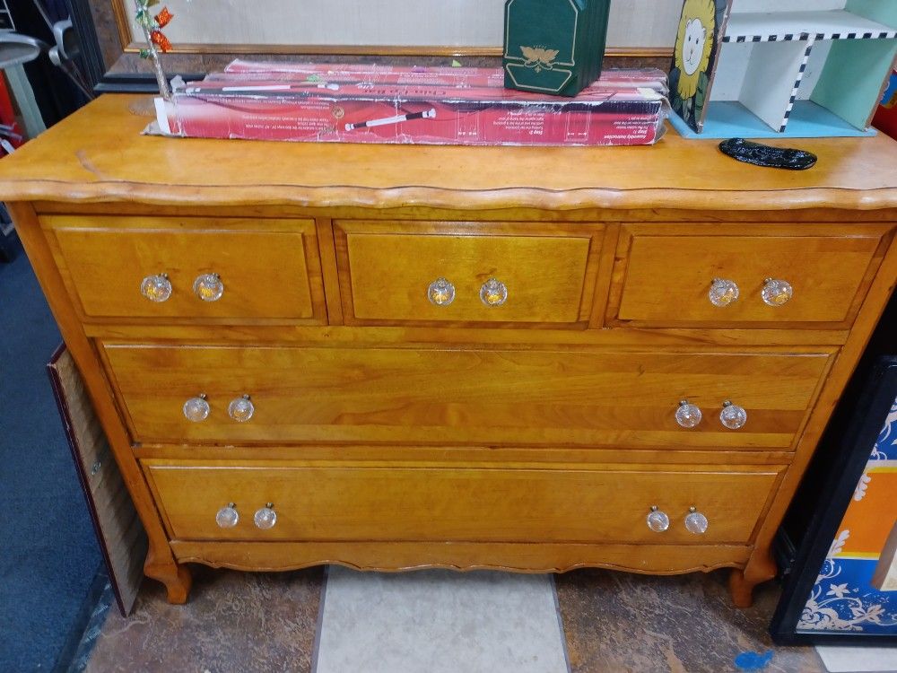 Dresser