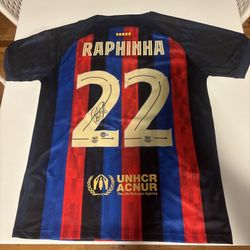 Raphinha Signed FC Barcelona Home Jersey #22 Beckett COA Autographed Barça MVPs 