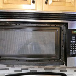 GE Spacemaker® Over-the-Range Microwave Oven