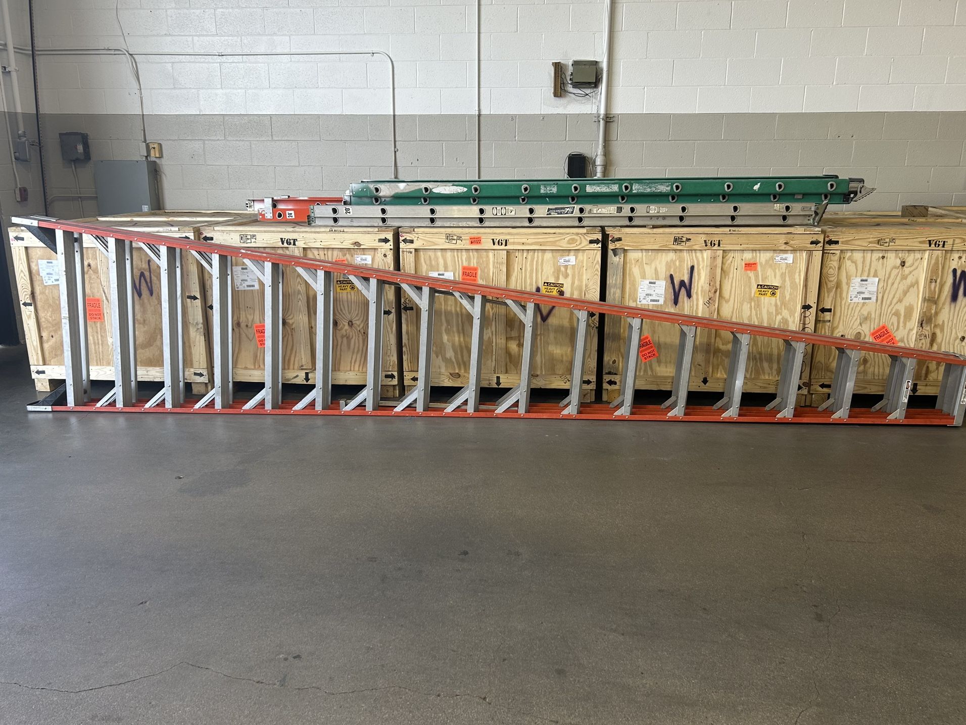 Werner - 18 Foot Double Sided Ladder - T7418