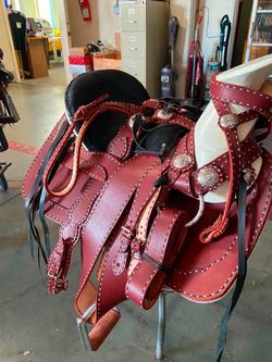 Montura charra de cuero latigo con herraje