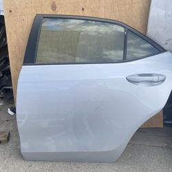 2014-2019 Toyota Corolla Rh Front Door