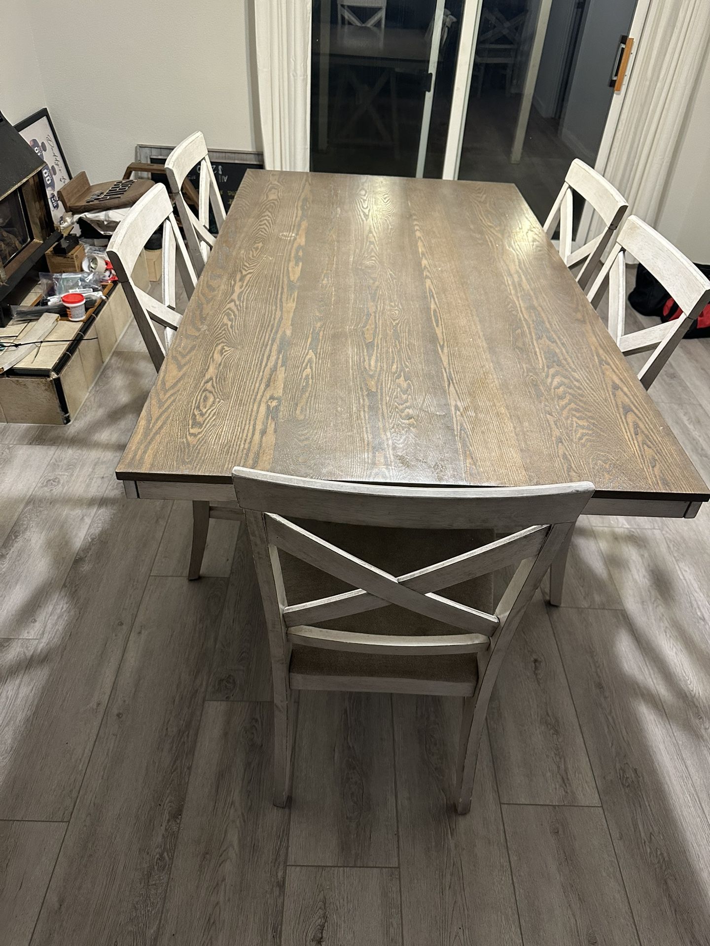 Dining Room Table & Chairs