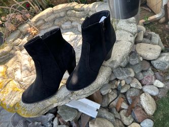 Low cut boots