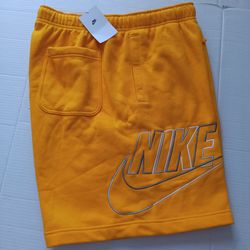 Size XXL Nike Men's Sportswear Club Fleece Shorts University Gold