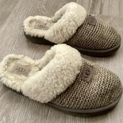 Size 10 UGG Women's Cozy Knit Slip-On Clog Slipper Heather Gray