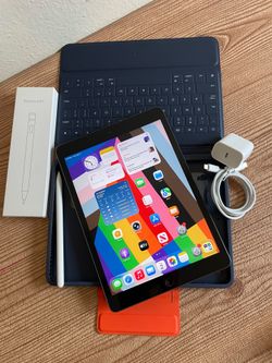 Apple iPad 8th Generation 32GB (Latest iOS 26) Logitech Keyboard case , Pencil & charger