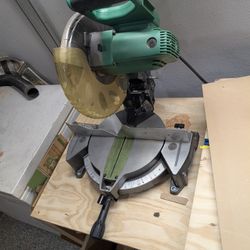 10 Inch Hitachi miter saw 