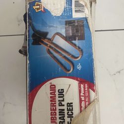 Farm Innovators Livestock Drain Plug De-Icer for Rubbermaid Tanks