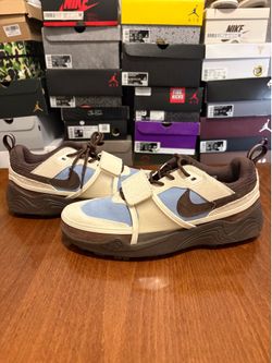 Size 9- Travis Scott X Nike Zoom Field Jaxx ‘Leche Blue’