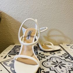 Steve Madden White Sandals 6.5
