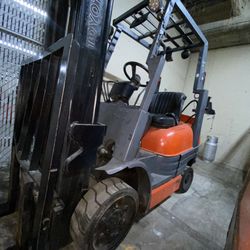 TOYOTA forklift For Sale LOW HOURS