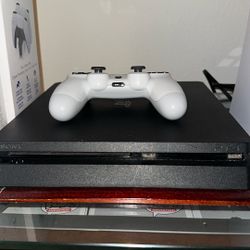PS4 + Controller