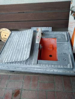 Ridgid 7" table top wet tile saw