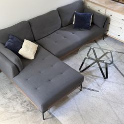 Castlery Section Sofa, Left-facing chaise in great condition!