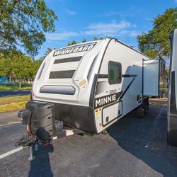 RV 2023 Winnebago Micro Minnie