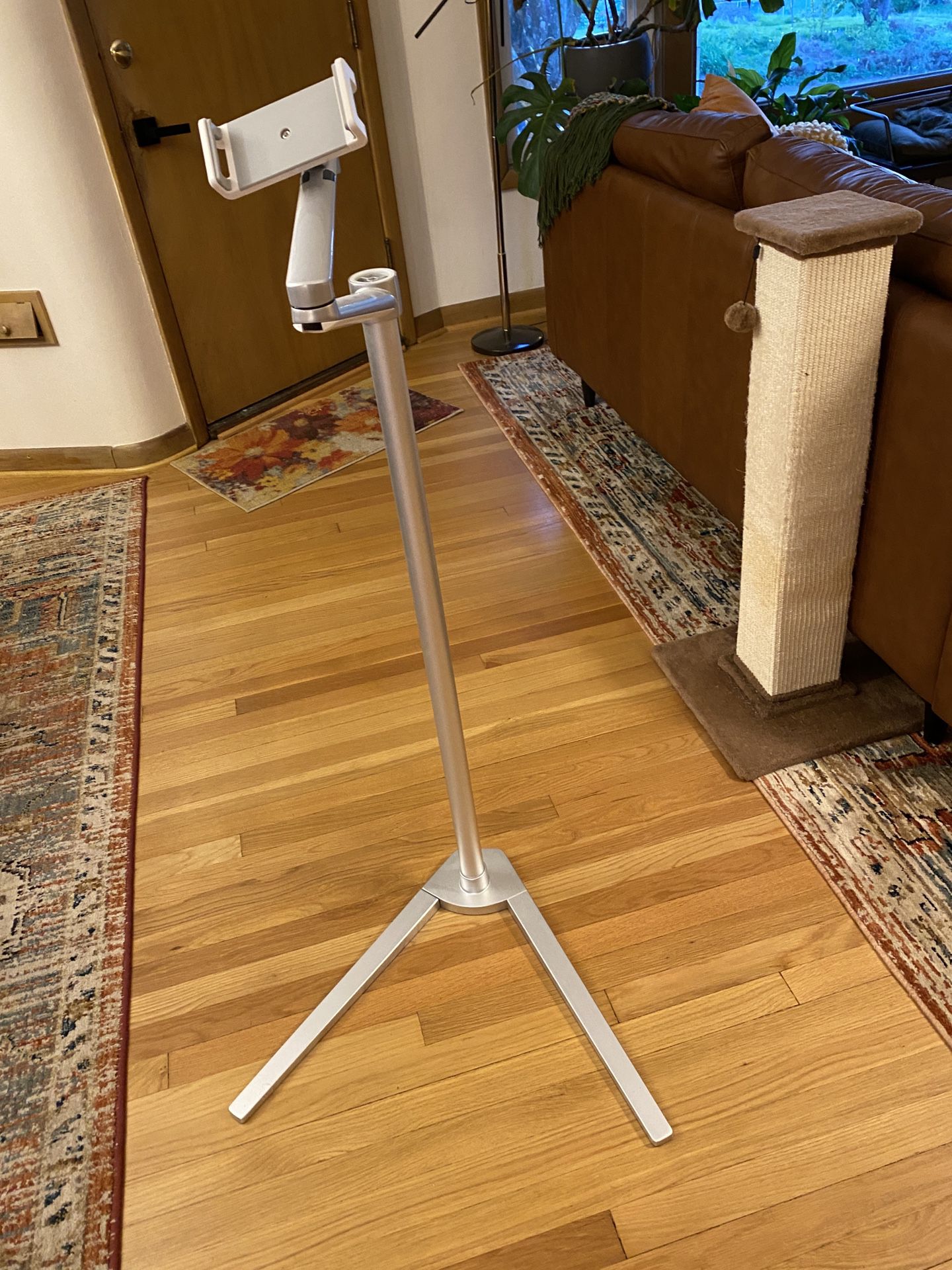 Standing Phone Or Tablet Stand 