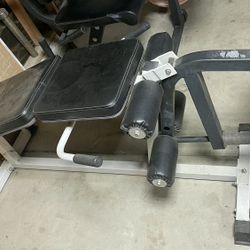 LEG WORKOUT MACHINE 