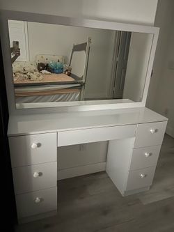 Makeup Vanity Desk