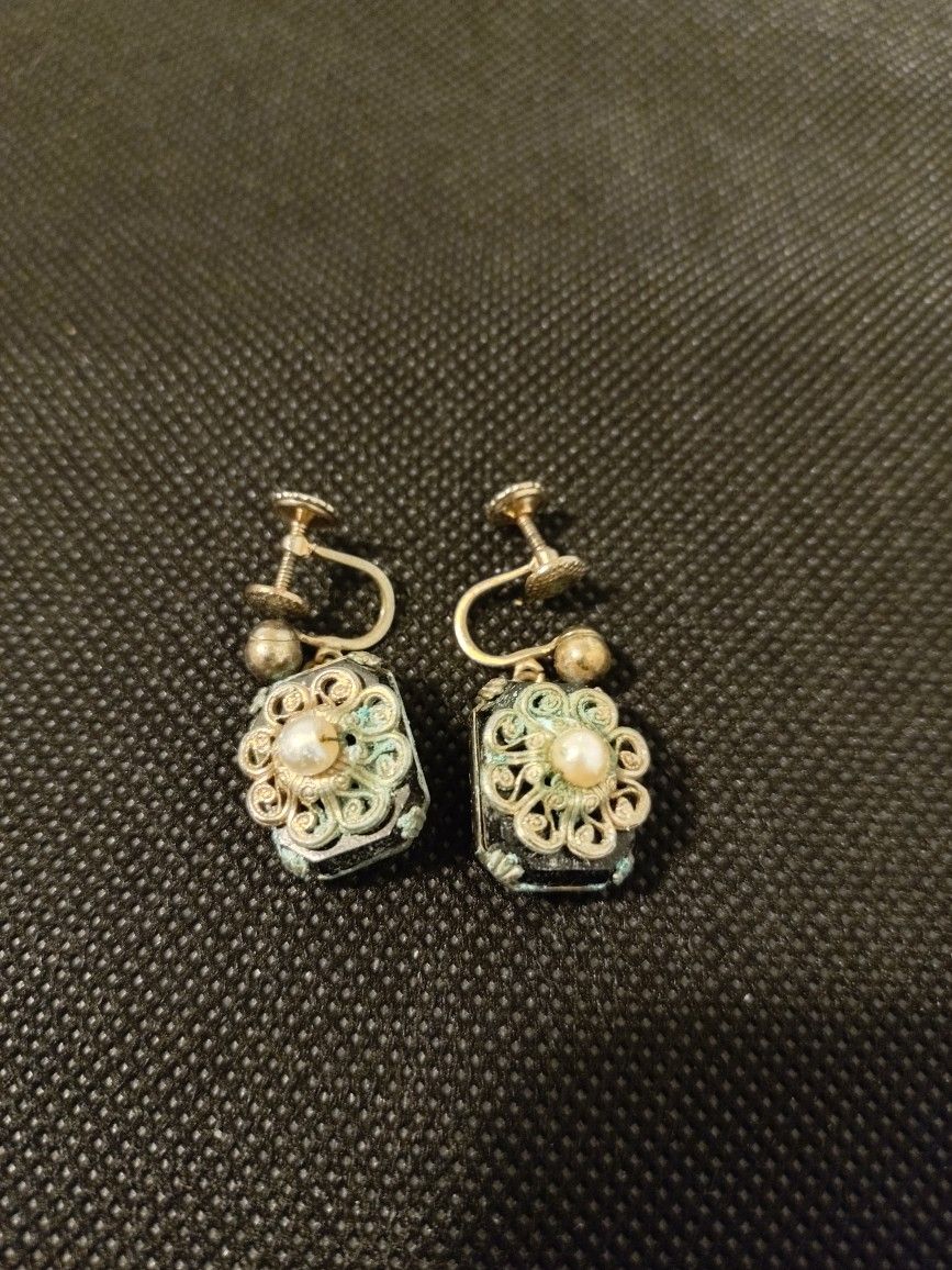 Nice Vintage Antique Screw Back Earrings