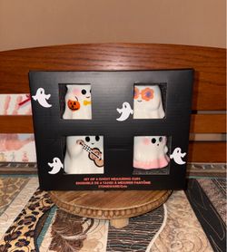Boxed Ghost Measuring Cups