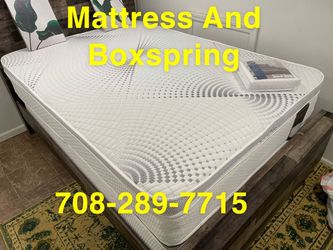 Huge sale for Mattress And Box Twin size #mattress and box 150.$ full 190$ Queen 200$ king 290$. free delivery free set up 708….289…7715… cash or Zell