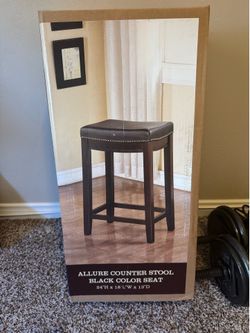 Gently used barstools- set of 3