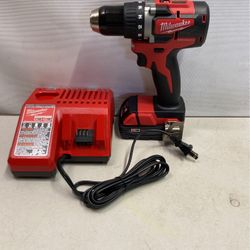 Milwaukee Brushless 18 Vot Drill/driver W Battery 2.0, Charger & Bag/Taladro / atornillador de 18 V. Milwaukee W Batería 2.0, cargador :