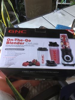 GNC On- the- Go- Blender. Deluxe.