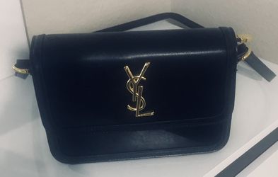 Cartera nueva de piel, mediana ,  color negro 