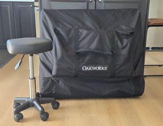 "31 Sports massage table
