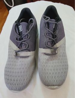 Size 11 Men’s New Balance Shoes