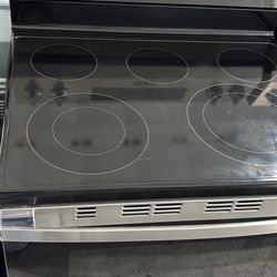 GE 5.3 Cu. Ft. 30” Glass Top 4 Burner Stove EXCELLENT PRICE !! 