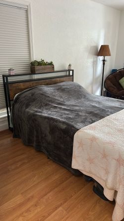 Bed frame queen