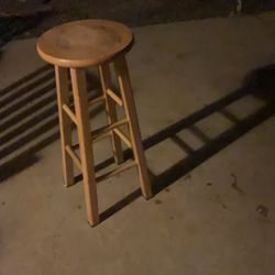 1 Wooden Stool