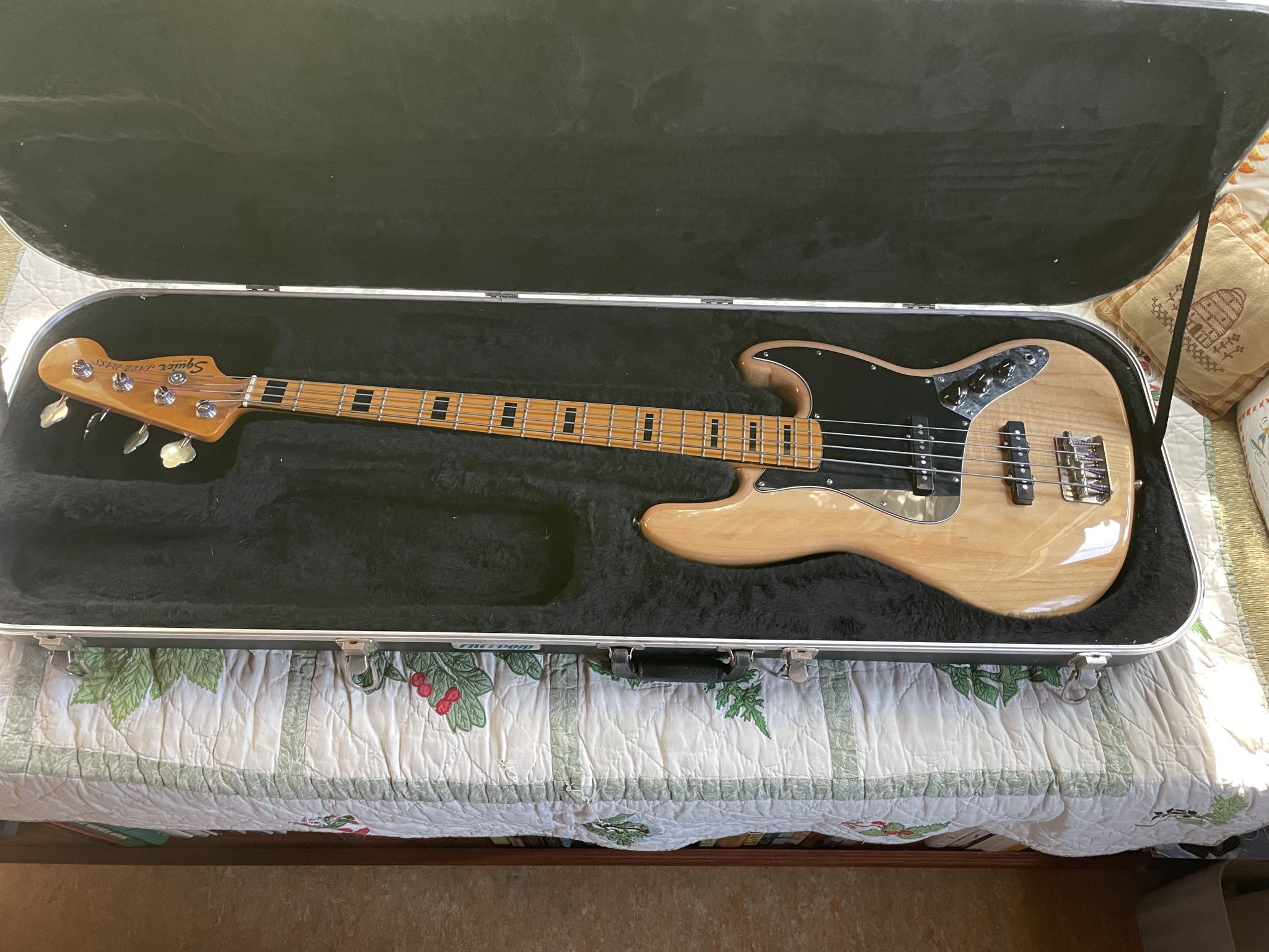 Fender Classic Vibe 70’s Jazz Bass