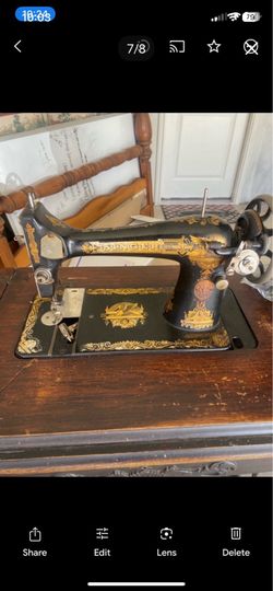 1916 Singer Antique Sewing Machine With Table