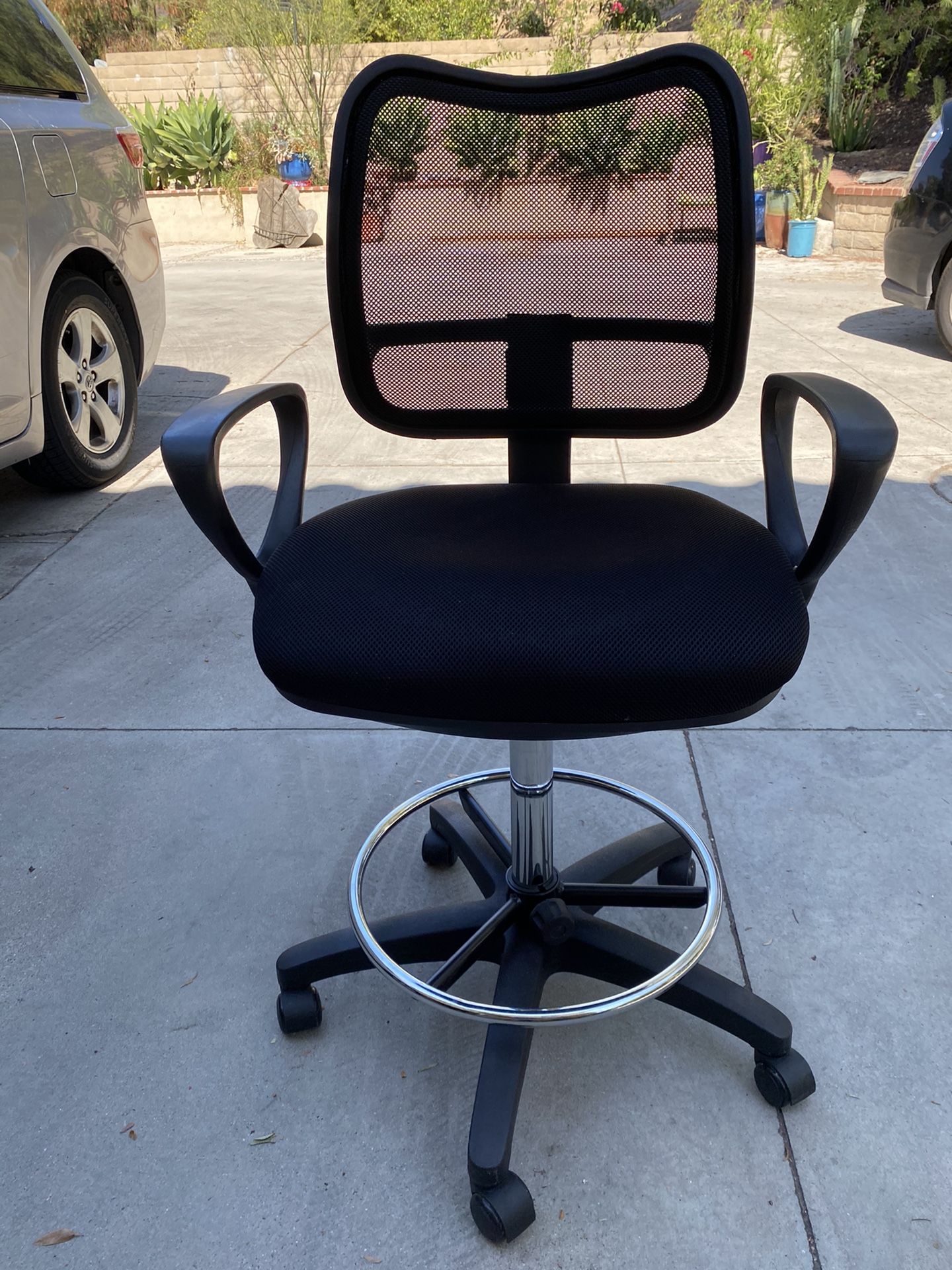 Loop Arms for Vue Mesh Extended-Height Chair