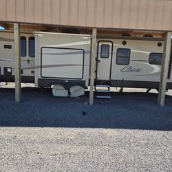 2018 Keystone Cougar Lite Travel Trailer 33'