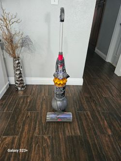 Dyson Vaccum Cleaner