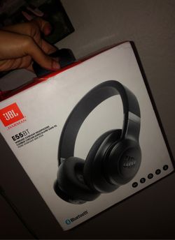Bluetooth jbl headphones