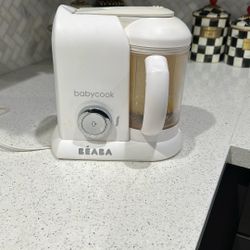 Beaba steamer blender. Used. In a Good condition! 