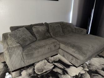Lindyn Fog Modular Sectional